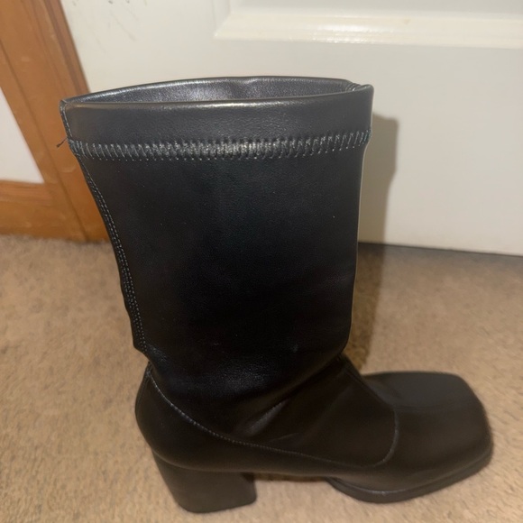 Women’s Heeled Boots - Picture 5 of 5